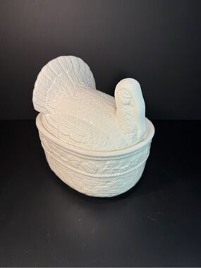 ABC Distributing 1992 White Ceramic Turkey Basketweave Lidded Bowl Thanksgiving